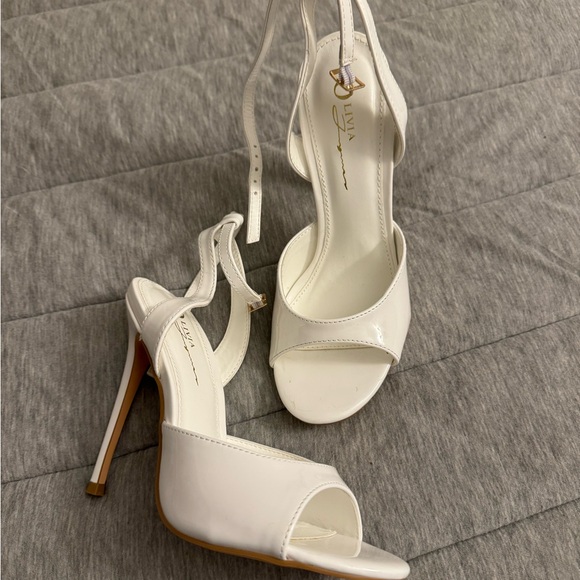 Brand new white heels - Picture 2 of 4